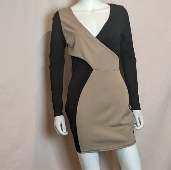 Windsor Tan and Black Color Block Long Sleeve V Neck Mini Dress size Medium - Picture 1 of 7